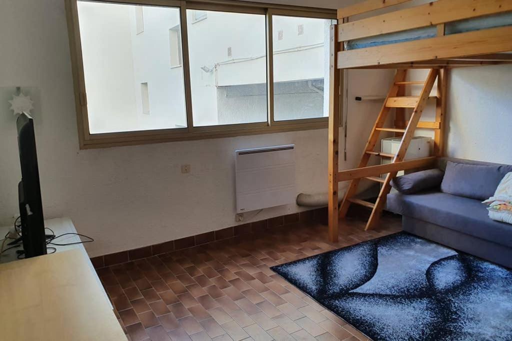 Studio Cabines 6 Couchages 150 M De La Plage Et A Quelques Secondes Des Commerces Wifi Gratuit ลา กร็องเดอ-ม็อต ภายนอก รูปภาพ