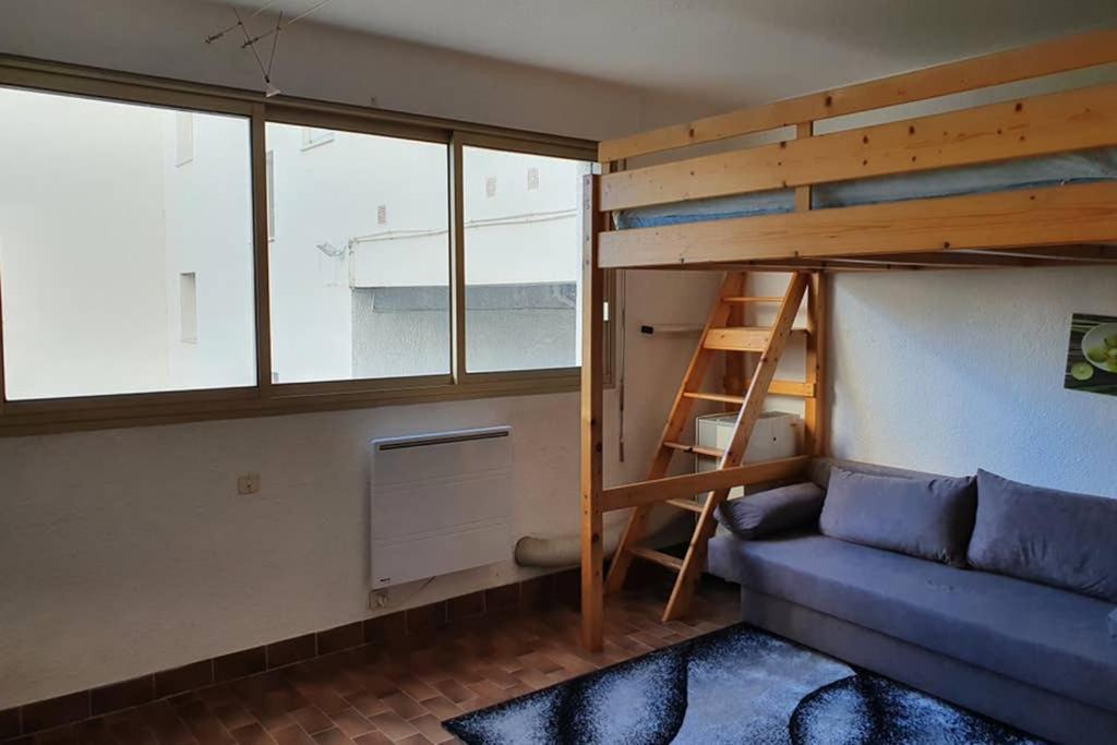 Studio Cabines 6 Couchages 150 M De La Plage Et A Quelques Secondes Des Commerces Wifi Gratuit ลา กร็องเดอ-ม็อต ภายนอก รูปภาพ