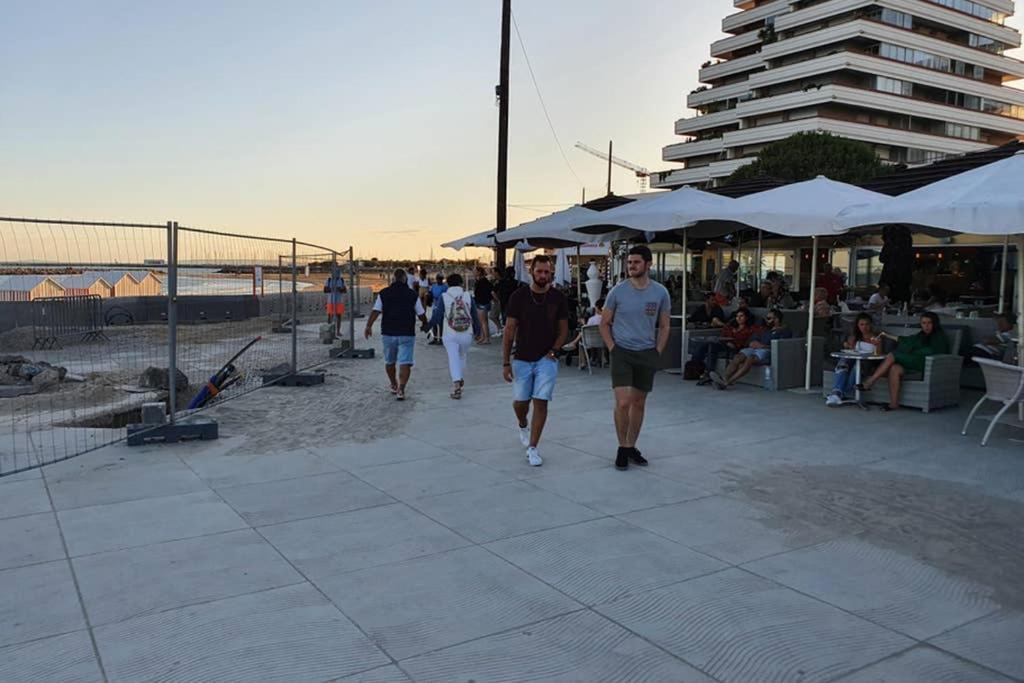 Studio Cabines 6 Couchages 150 M De La Plage Et A Quelques Secondes Des Commerces Wifi Gratuit ลา กร็องเดอ-ม็อต ภายนอก รูปภาพ