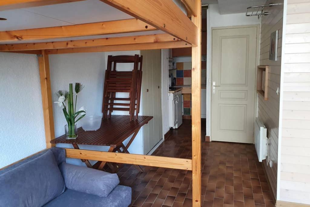 Studio Cabines 6 Couchages 150 M De La Plage Et A Quelques Secondes Des Commerces Wifi Gratuit ลา กร็องเดอ-ม็อต ภายนอก รูปภาพ