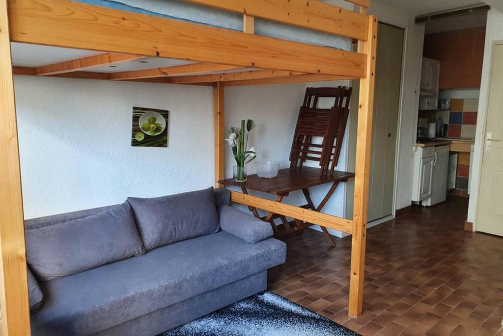 Studio Cabines 6 Couchages 150 M De La Plage Et A Quelques Secondes Des Commerces Wifi Gratuit ลา กร็องเดอ-ม็อต ภายนอก รูปภาพ
