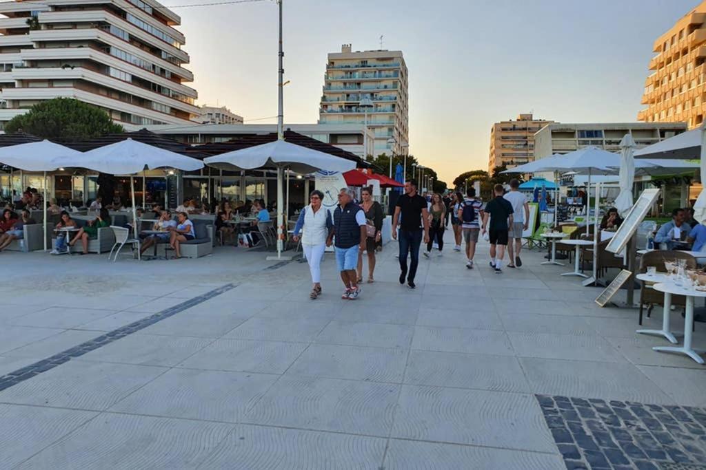 Studio Cabines 6 Couchages 150 M De La Plage Et A Quelques Secondes Des Commerces Wifi Gratuit ลา กร็องเดอ-ม็อต ภายนอก รูปภาพ