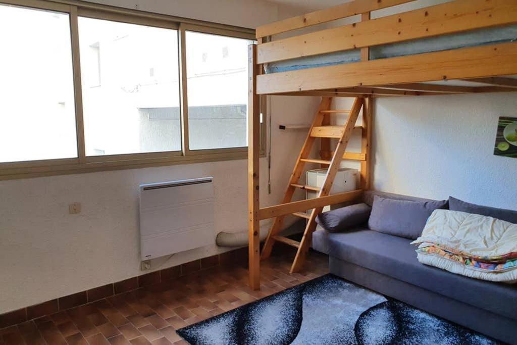 Studio Cabines 6 Couchages 150 M De La Plage Et A Quelques Secondes Des Commerces Wifi Gratuit ลา กร็องเดอ-ม็อต ภายนอก รูปภาพ