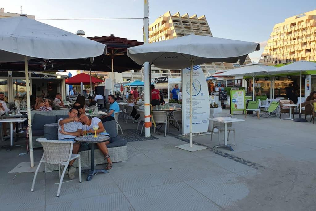 Studio Cabines 6 Couchages 150 M De La Plage Et A Quelques Secondes Des Commerces Wifi Gratuit ลา กร็องเดอ-ม็อต ภายนอก รูปภาพ